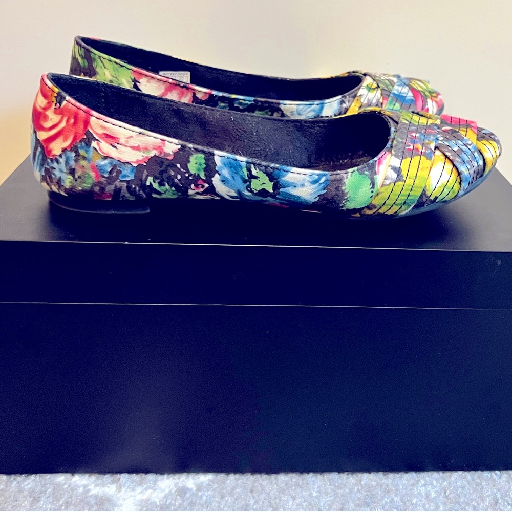 Rocket Dog Black Flats with Floral Design